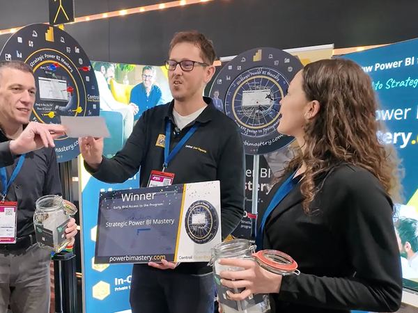 Marco Russo drawing the winner of the first Power BI Mastery giveaway